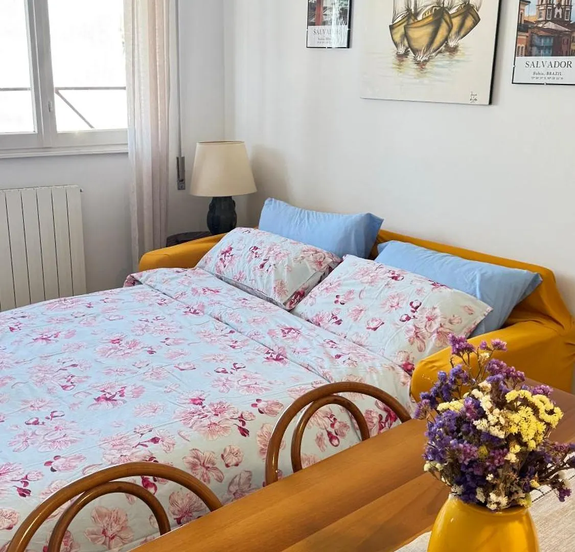 Apartment Appartamento Grazioso Viareggio